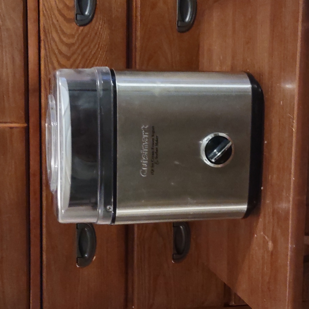 Cuisinart 2 quart ice cream maker